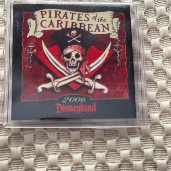Disney Pirates of the Caribbean Coin. - Picture 5 of 10